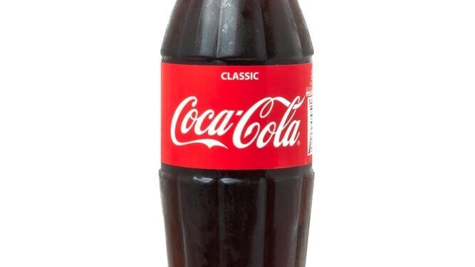 Paslėpta žinutė, kurios nepastebėjote ant „Coca-Cola“ butelio