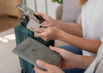 Nuo 2025 m. JAV piliečiams norint keliauti į Europą reikės registruotis ir sumokėti mokestį: svarbiausia informacija