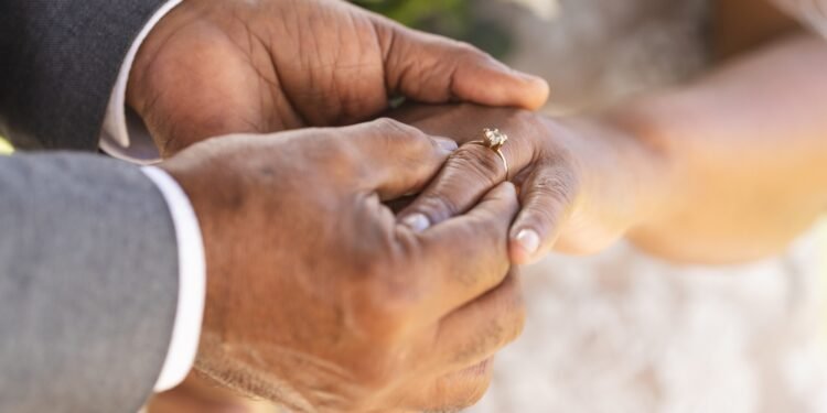 Štai kodėl vestuviniai žiedai mūvimi ant bevardžio piršto