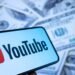 Kiek uždirba „YouTube“ kūrėjai?