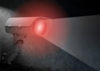 Kaip sužinoti, ar buvote užfiksuotas raudono šviesoforo signalo kamera?