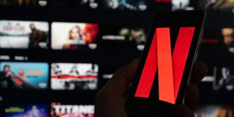 Štai ką žinome apie „Netflix“ ir naujausias žinias dėl slaptažodžių dalijimosi