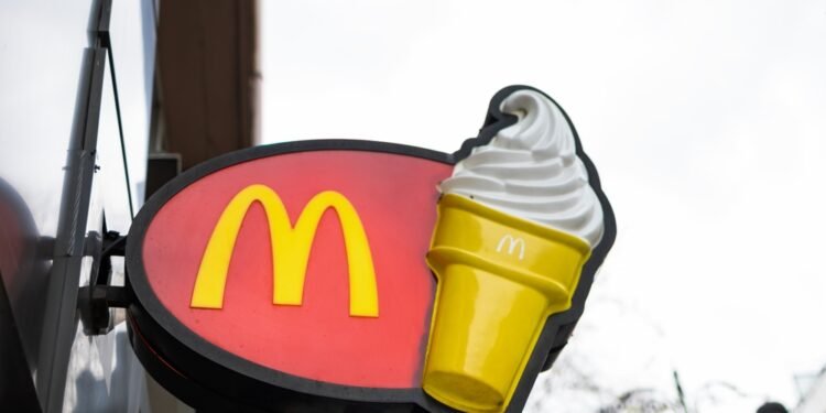 Kitą kartą apsilankę „McDonald’s“, galbūt rasite veikiančią ledų aparatą
