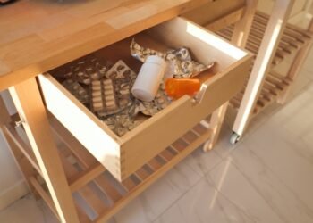 Kaip sutvarkyti chaoso stalčių, kad visada rastumėte, ko ieškote