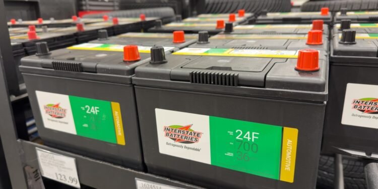 Kiek laiko tarnauja automobilio akumuliatorius?