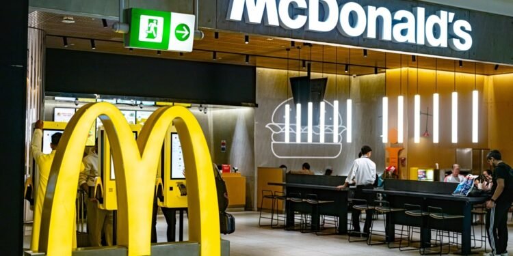 McDonald’s ribotam laikui sugrąžina pamėgtą desertą