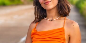 Netikėta detalė ant Karūnavimo suknelės, kurios tikriausiai nepastebėjote