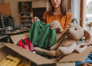 Kaip tinkamai perdirbti senus drabužius: ekspertų patarimai