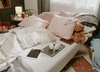 Šis miegamojo daiktas neįtikėtinai nešvarus: štai kas nutinka, jei jo nevalote