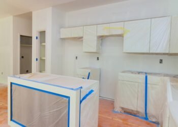 Kodėl buitinės technikos spintelė gali tapti jūsų virtuvės tvarkos paslaptimi