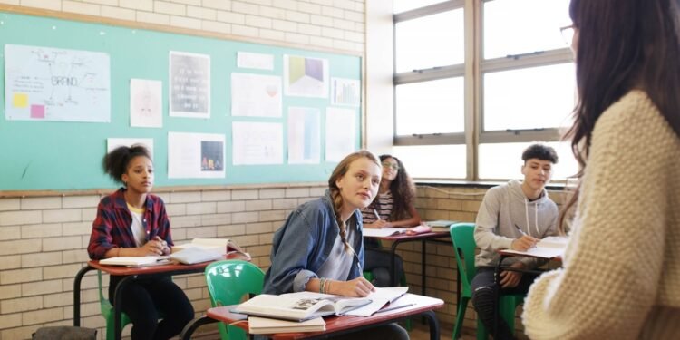 Jei lotynų kalba „mirusi“, kodėl jos vis dar mokoma mokyklose?