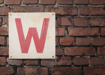 Štai kodėl „W“ tariama kaip „dvi U“, o ne „dvi V“