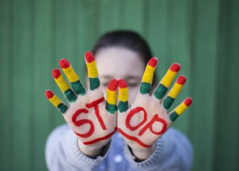 Štai ką reiškia, jei pamatėte mėlyną „Stop“ ženklą