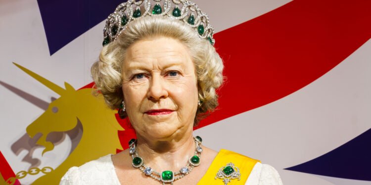 Štai ką iš tiesų karalienė Elžbieta manė apie Meghan Markle