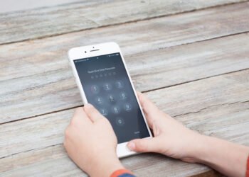 Kaip atblokuoti žmogų savo iPhone telefone