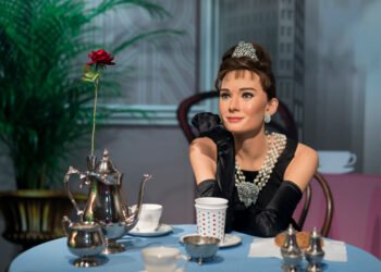 Audrey Hepburn „Pusryčiai pas Tifanį” suknelės istorija