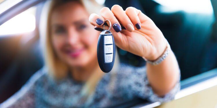 Kodėl nereikėtų prisegti per daug raktų prie automobilio raktų pakabuko