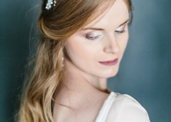 Kas yra viduriniosios vestuvių šukuosenos keitimas?