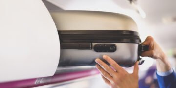 Rankinio bagažo taisyklės 10 svarbiausių oro linijų