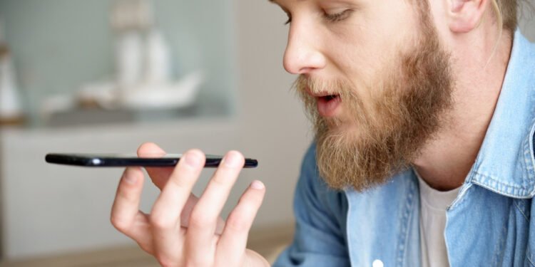 Kaip neleisti Siri skaityti žinučių per AirPods