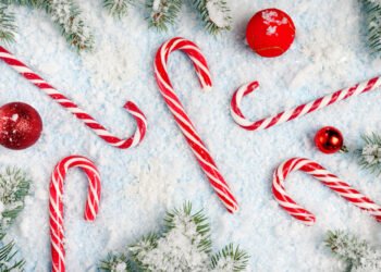 Kas sukūrė saldainių lazdeles? Ikoninio kalėdinio gardėsio saldi istorija