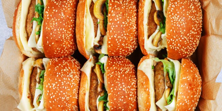 Šis restoranas gamina amerikiečių mėgstamiausią greitojo maisto mėsainį