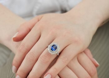 Princesės Dianos sužadėtuvių žiedas: viskas, ką norėjote sužinoti