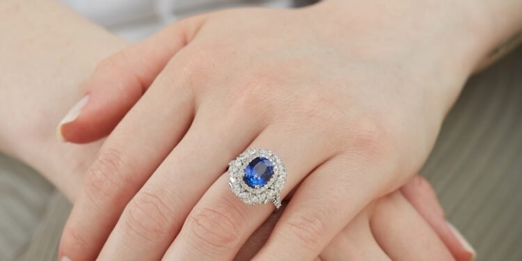 Princesės Dianos sužadėtuvių žiedas: viskas, ką norėjote sužinoti