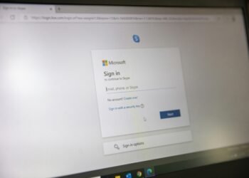 Kaip padaryti, kad „Facebook“ įrašą būtų galima bendrinti