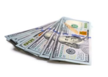 Štai kiek iš tikrųjų uždirba JAV prezidentas