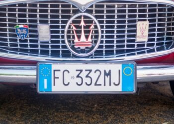 Ką reiškia automobilio numerio ženklas su auksine žvaigžde?