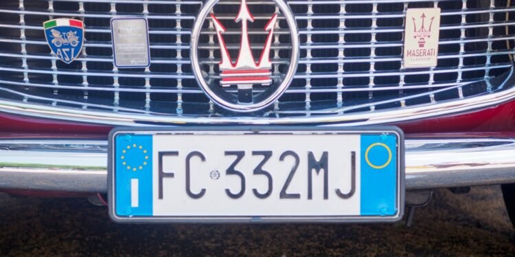 Ką reiškia automobilio numerio ženklas su auksine žvaigžde?