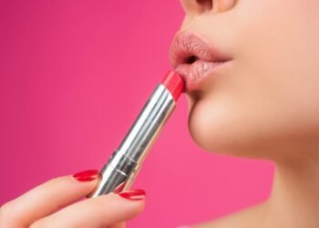 Vienas šio 12 dolerių vertės lūpų dažų tūbelė nuperkama kas 3 minutes