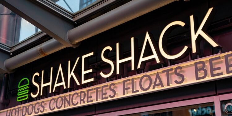 „Shake Shack“ pasieks Delta skrydžius: ką reikėtų žinoti