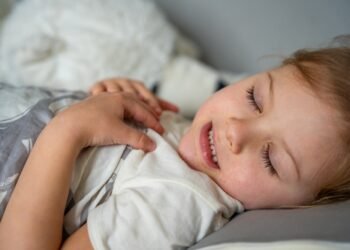 Ką iš tikrųjų reiškia posakis „sukąsti dantis“?