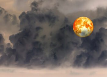 Kodėl Mėnulis parausta ir kada tai vėl įvyks