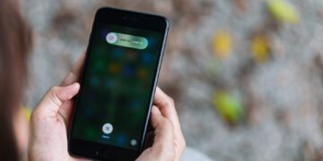 Štai ką iš tikrųjų daro „iPhone“ energijos taupymo režimas