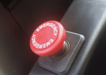 Kada lėktuve tikrai verta spausti pagalbos mygtuką