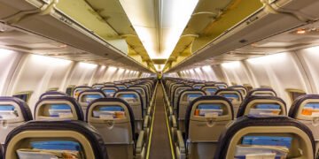 Atsisėdote lėktuve šalia tuščios vidurinės vietos? Štai ko nedaryti