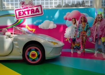 Mes visi — keistuolės Barbės