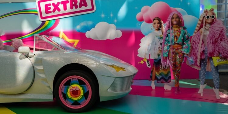 Mes visi — keistuolės Barbės