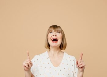 Ar vanduo turi galiojimo laiką – ir kiek saugu gerti seną vandenį?