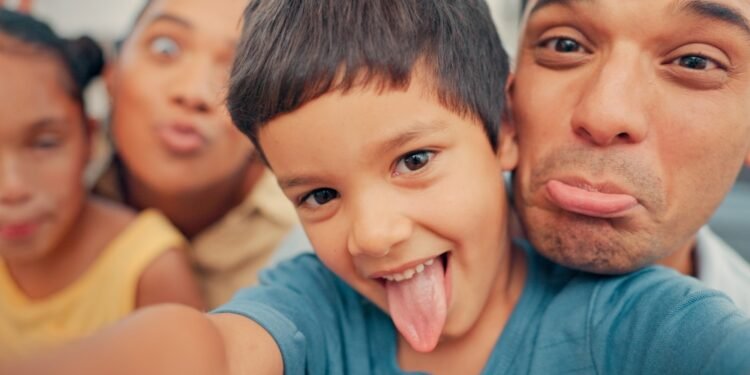 49 juokingos citatos apie šeimą, priversiančios nusišypsoti