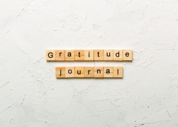 Kaip pradėti dėkingumo dienoraštį ir gyventi prasmingiau