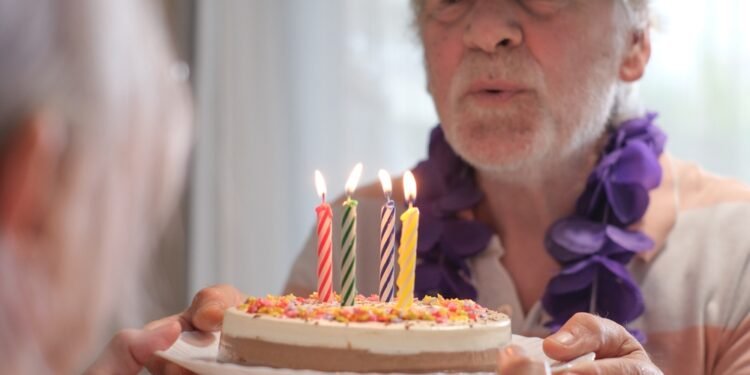 Ar karalius Karolis švenčia du gimtadienius? Štai kodėl jis mini juos du kartus