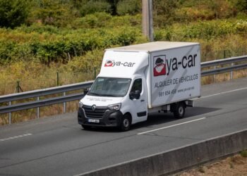 Automobilio nuoma kelionei automobiliu: viskas, ką reikia žinoti