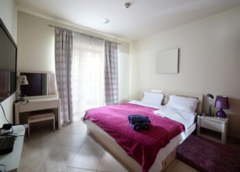 Redaktorė 8 mėnesius miegojo ant „Purple Restore“ – vėsinančios hibridinės čiužinio