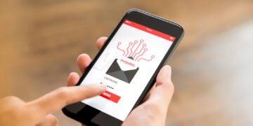 Kaip sustabdyti šlamšto SMS žinutes „iPhone“ arba „Android“ telefone