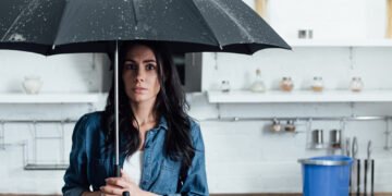 Kodėl bloga pranašystė patalpoje išskleisti skėtį?