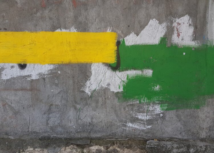 Kaip per kelias minutes nuvalyti kreidelių žymes nuo sienos